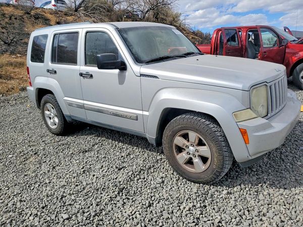 2012 JEEP LIBERTY Sport — Passenger 3/4