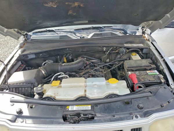 2012 JEEP LIBERTY Sport — Engine bay