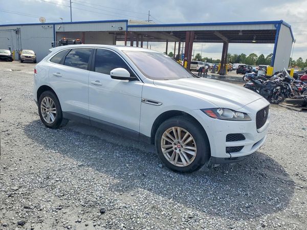 2020 JAGUAR F-PACE Prestige — Passenger 3/4