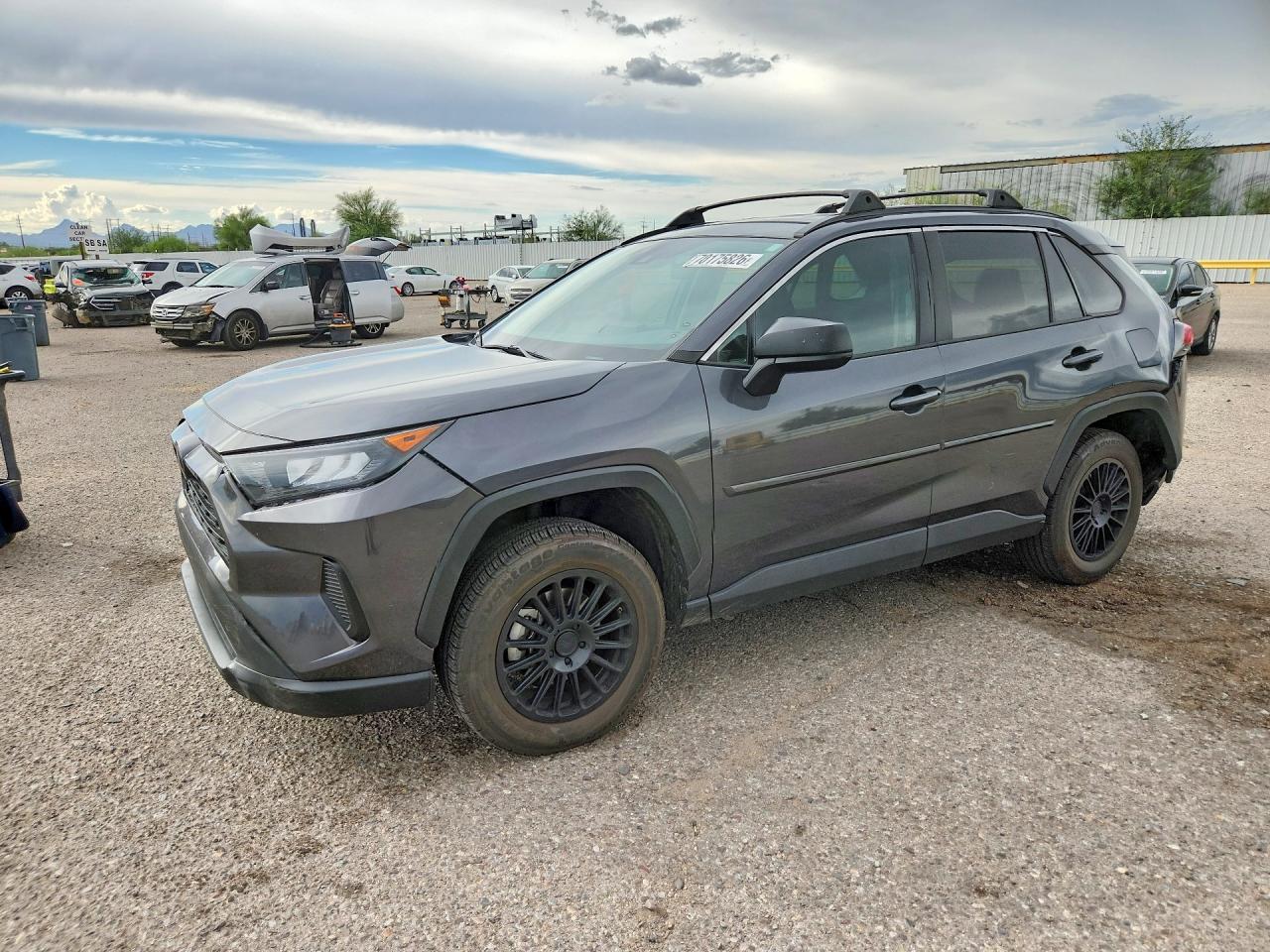 2019 TOYOTA RAV4 LE — Front 3/4