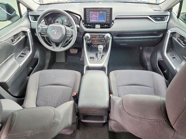 2019 TOYOTA RAV4 LE — CKPT