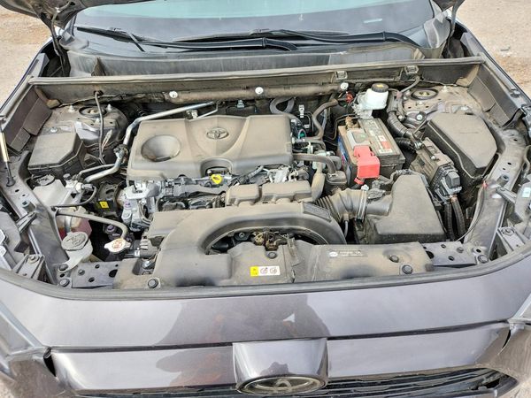 2019 TOYOTA RAV4 LE — Engine bay