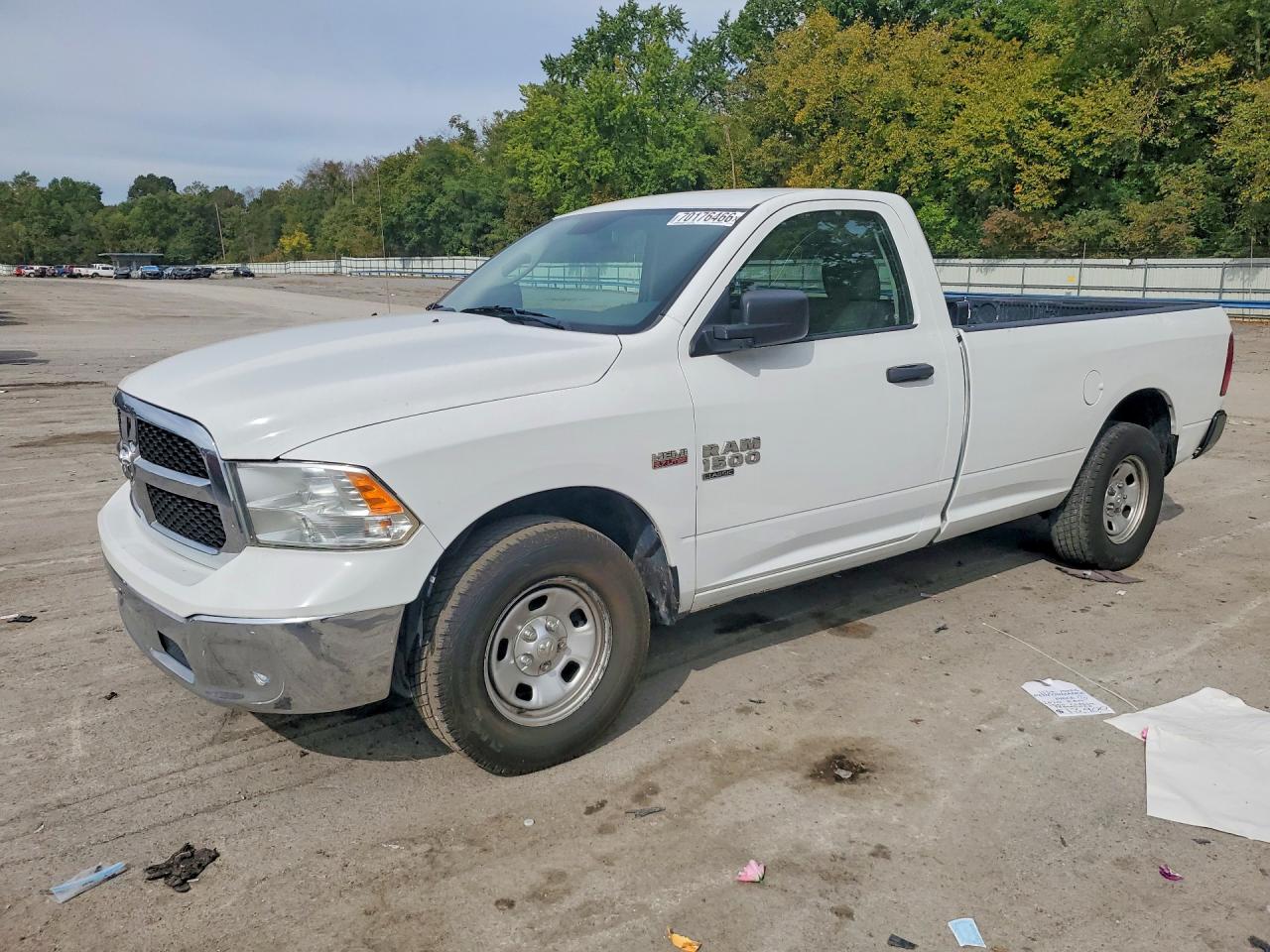 2020 RAM 1500 CLASSIC Classic DS — Front 3/4