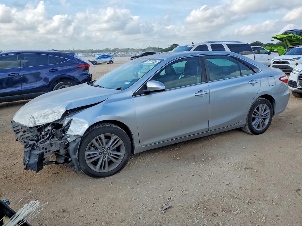 2016 TOYOTA CAMRY — Front 3/4