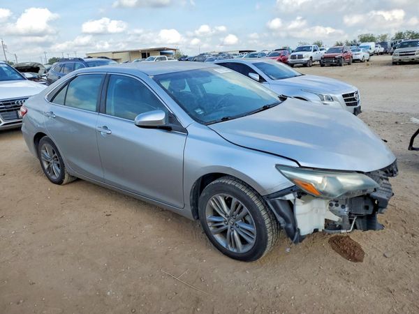 2016 TOYOTA CAMRY — Passenger 3/4