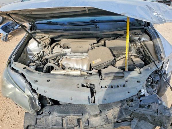 2016 TOYOTA CAMRY — Engine bay
