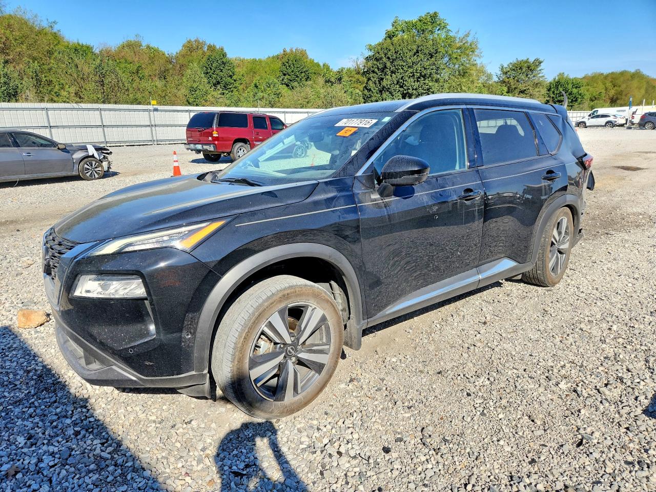 2023 NISSAN ROGUE SL — Front 3/4
