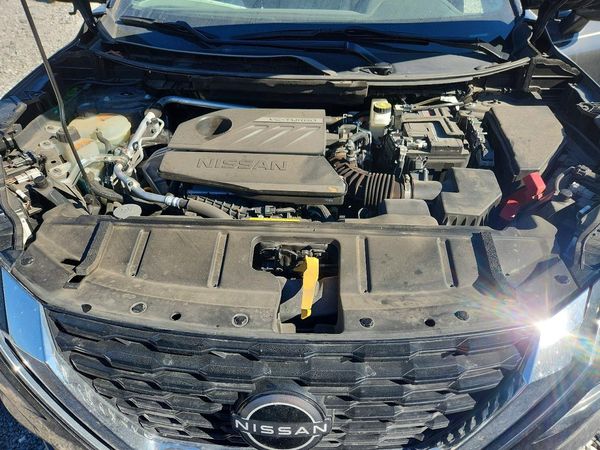 2023 NISSAN ROGUE SL — Engine bay