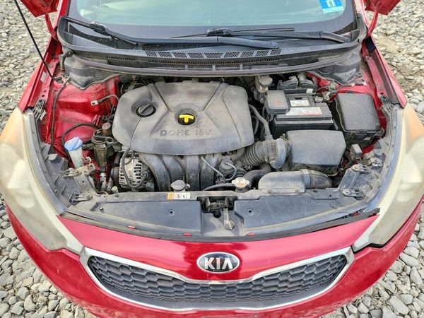 2015 KIA FORTE — Engine bay