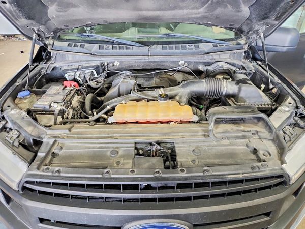 2018 FORD F150 — Engine bay