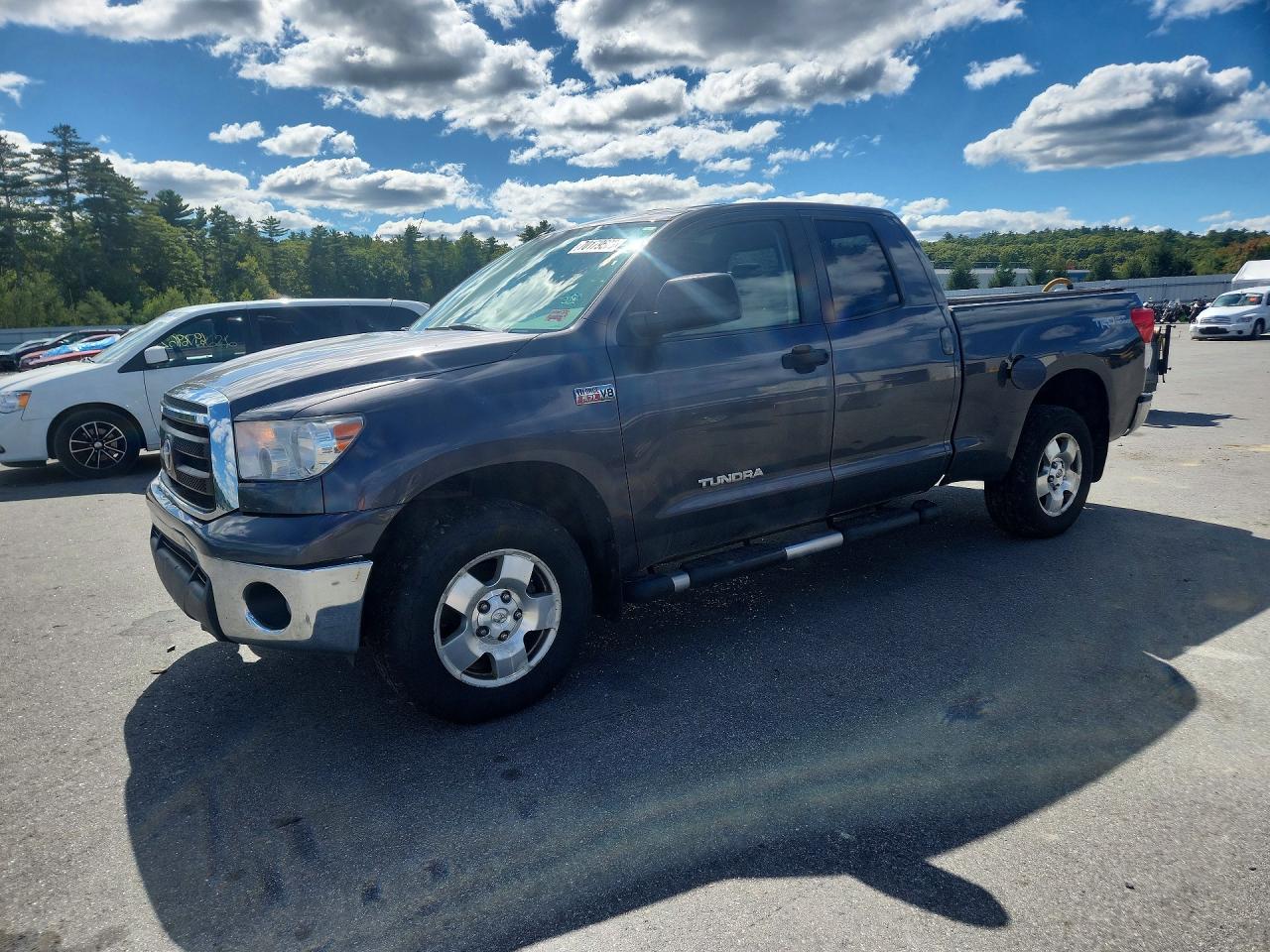 2012 TOYOTA TUNDRA SR5 — Front 3/4