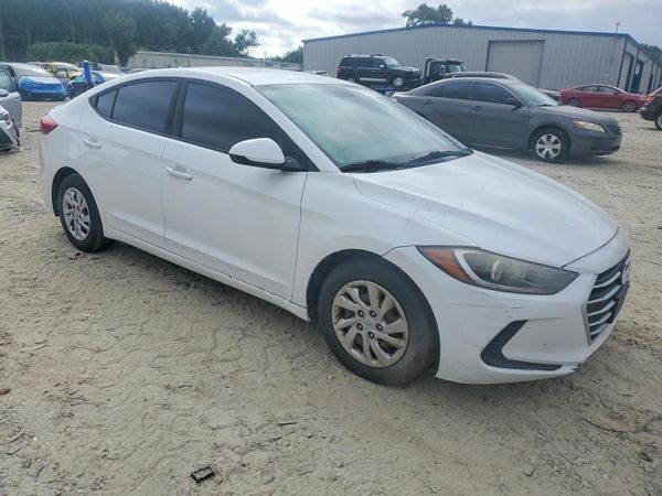 2017 HYUNDAI ELANTRA SE Base — Passenger 3/4