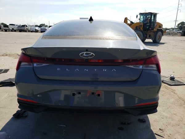 2022 HYUNDAI ELANTRA SEL w/ Convenience Pkg — DIRR