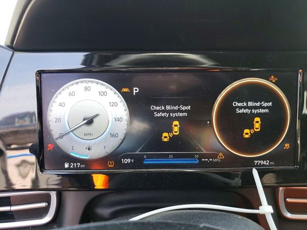 2022 HYUNDAI ELANTRA SEL w/ Convenience Pkg — ODOM