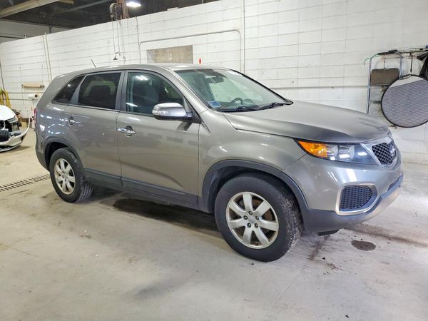 2013 KIA SORENTO Base / LX — Passenger 3/4