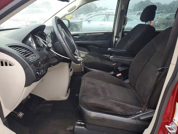 2015 DODGE GRAND CARAVAN SE — DENT