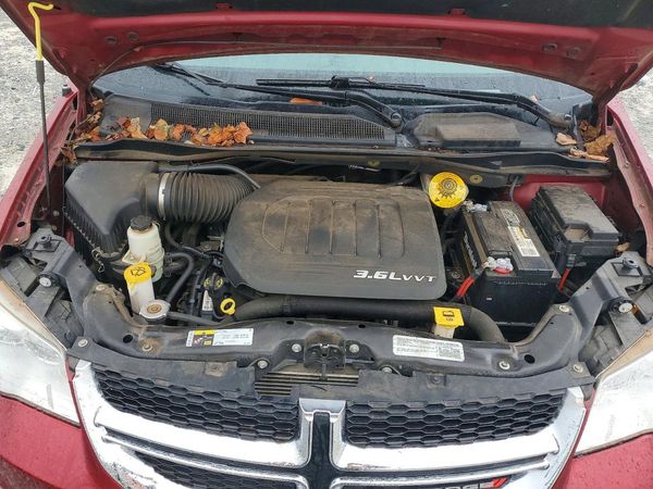 2015 DODGE GRAND CARAVAN SE — Engine bay