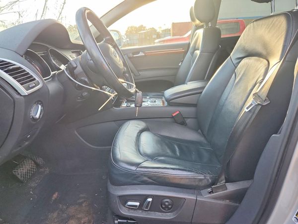 2015 AUDI Q7 Premium Plus — DENT