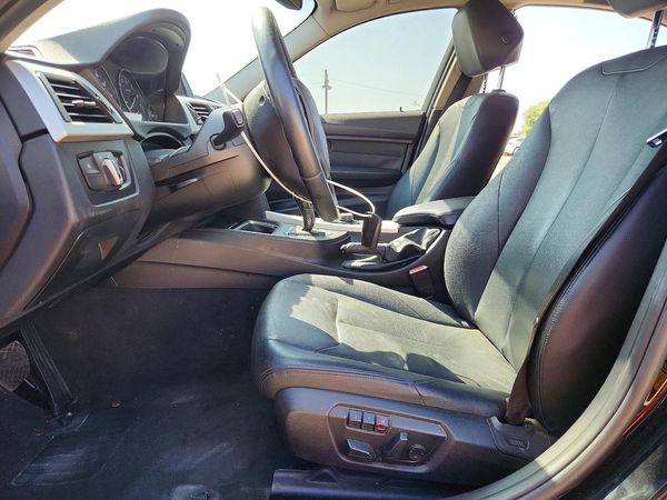 2014 BMW 320 SA — DENT