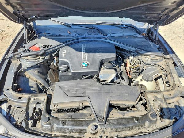 2014 BMW 320 SA — Engine bay