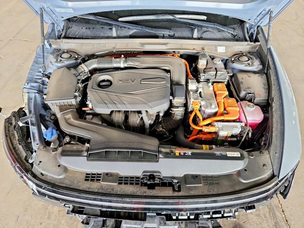 2026 HYUNDAI SONATA Limited — Engine bay