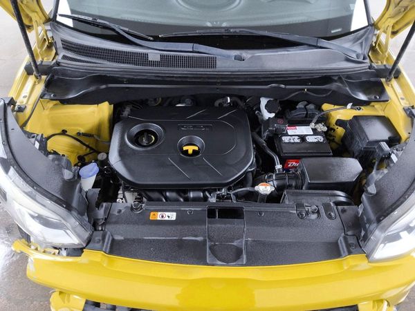 2015 KIA SOUL TOP (High) — Engine bay