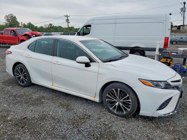 2018 TOYOTA CAMRY L/LE/SE/XLE — Passenger 3/4