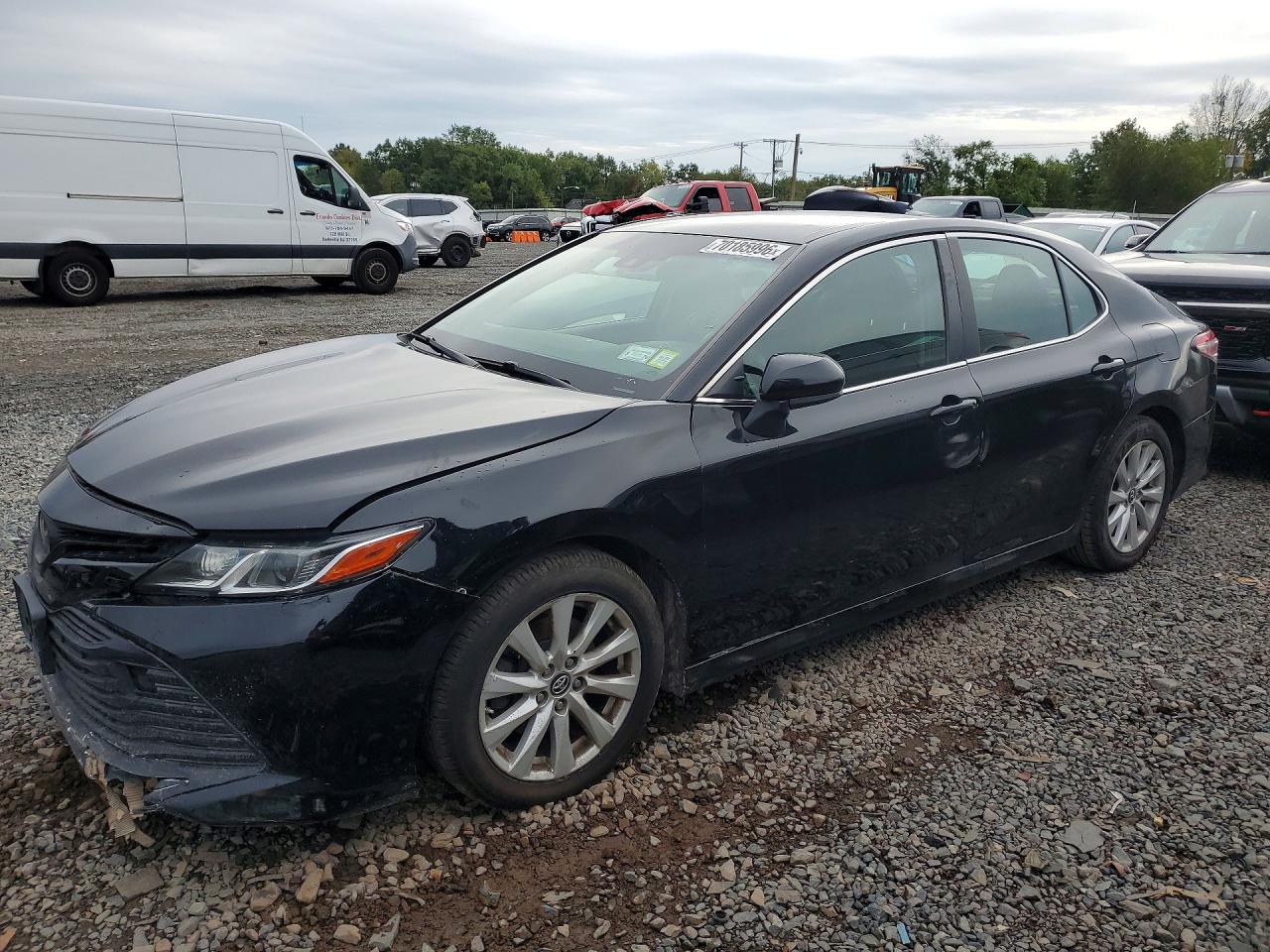 2018 TOYOTA CAMRY L/LE/SE/XLE — Front 3/4