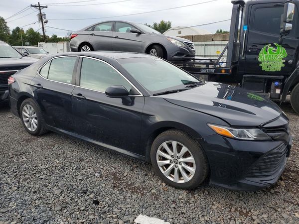 2018 TOYOTA CAMRY L/LE/SE/XLE — Passenger 3/4