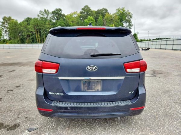 2015 KIA SEDONA GLS - Middle level — DIRR