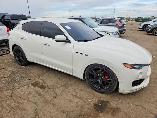 2019 MASERATI LEVANTE — Passenger 3/4