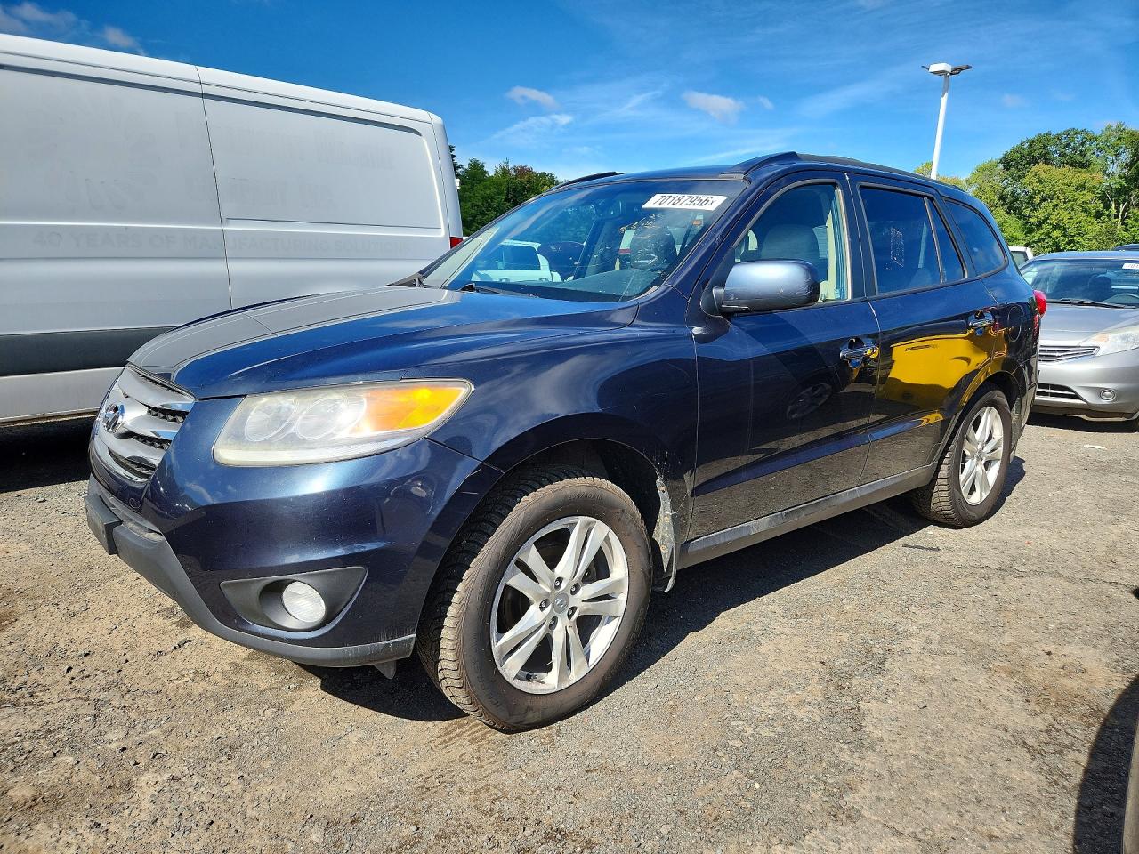 2012 HYUNDAI SANTA FE TOP (High) — Front 3/4