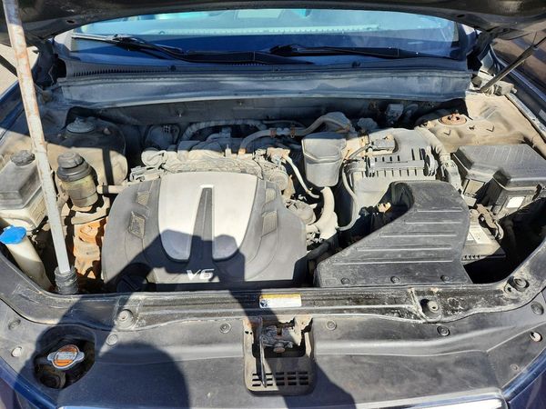 2012 HYUNDAI SANTA FE TOP (High) — Engine bay