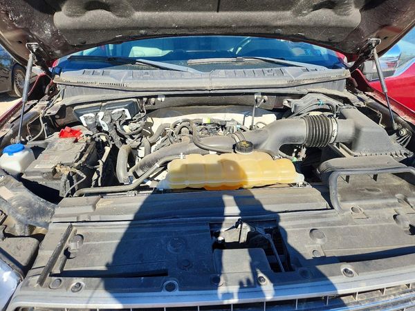 2019 FORD F150 — Engine bay