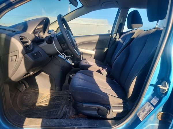 2012 MAZDA 2 Sport/GX — DENT