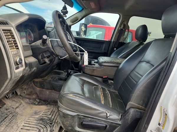 2016 RAM 3500 CREW CAB CHASSIS 4X4 — DENT
