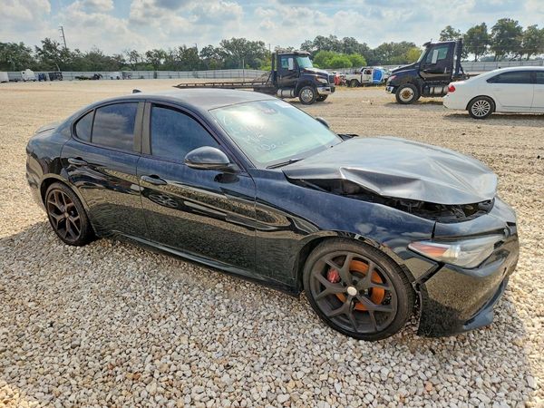 2019 ALFA ROMEO GIULIA RWD — Passenger 3/4