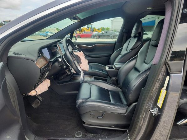 2018 TESLA MODEL X — DENT