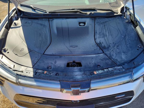 2024 CHEVROLET BLAZER RS — Engine bay
