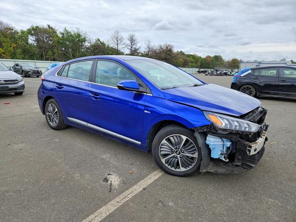 2020 HYUNDAI IONIQ SEL — Passenger 3/4