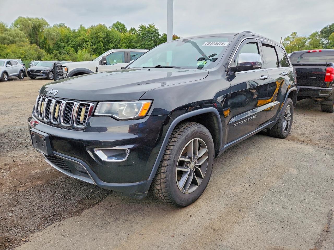 2017 JEEP CHEROKEE Limited — Front 3/4