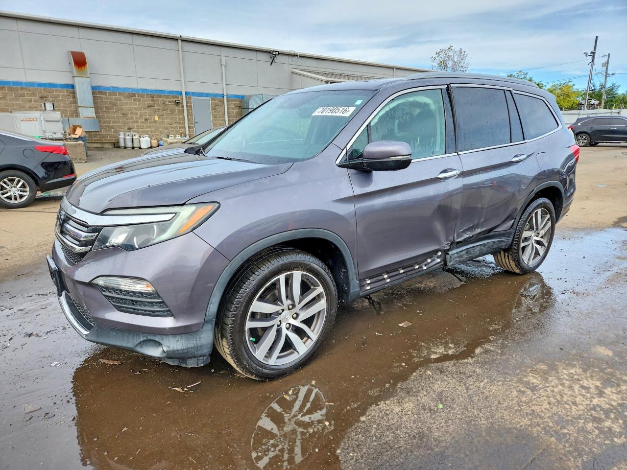 2017 HONDA PILOT TOURING — Front 3/4