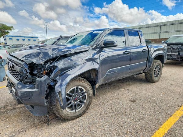 2024 TOYOTA TACOMA — Front 3/4
