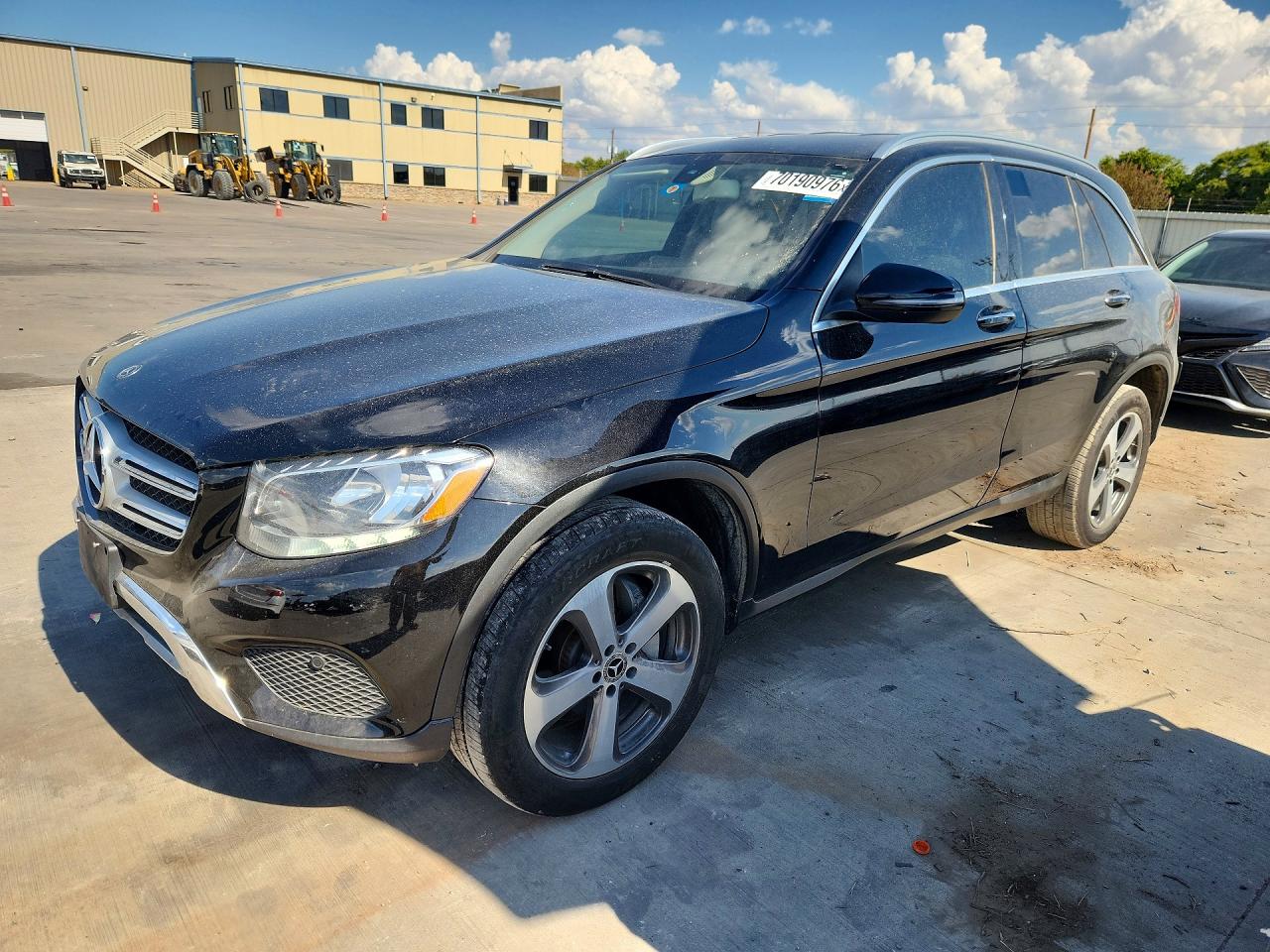 2018 MERCEDES-BENZ GLC GLC300 — Front 3/4