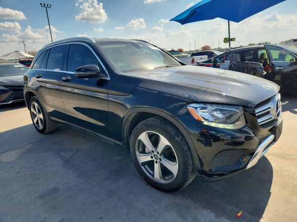 2018 MERCEDES-BENZ GLC GLC300 — Passenger 3/4