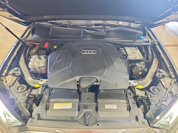 2020 AUDI Q7 quattro Premium Plus — Engine bay