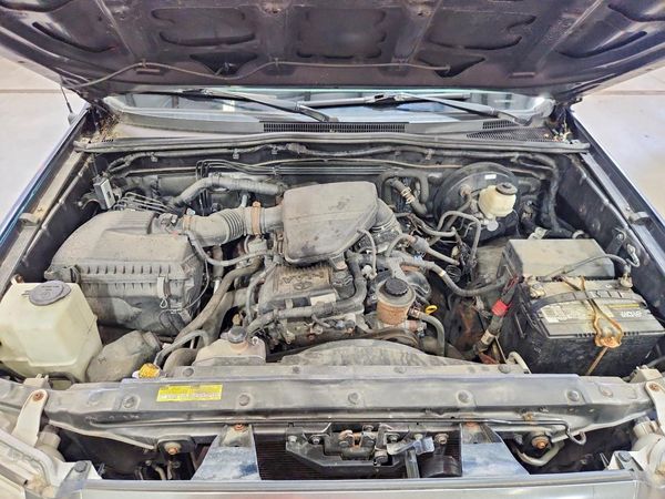 2015 TOYOTA TACOMA Delux Grade — Engine bay