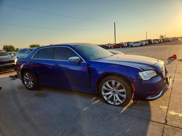 2018 CHRYSLER 300 — Passenger 3/4