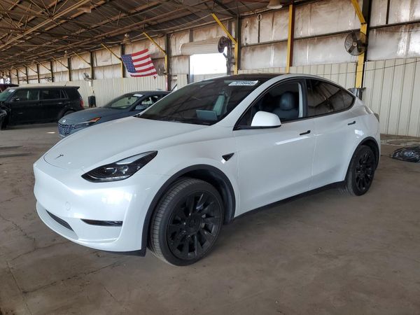 2024 TESLA MODEL Y