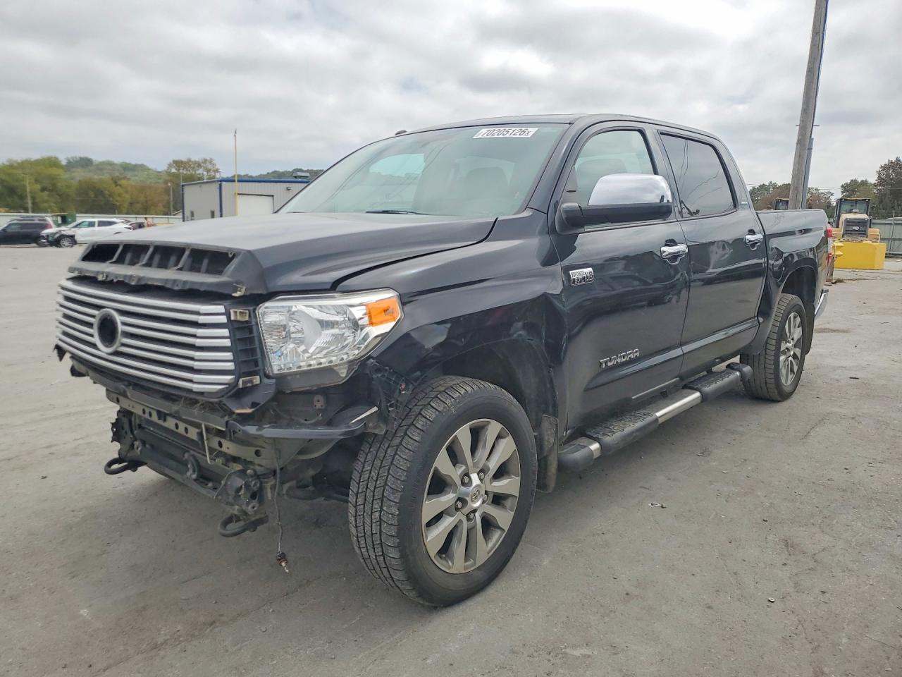 2015 TOYOTA TUNDRA Limited Grade — Front 3/4